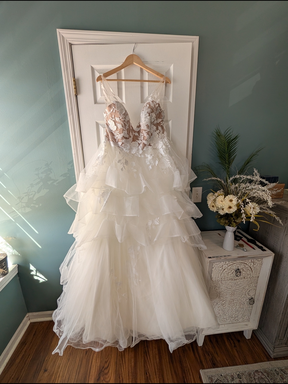 Wtoo Ivory Lace Applique Tulle Ballgown Wedding Dress